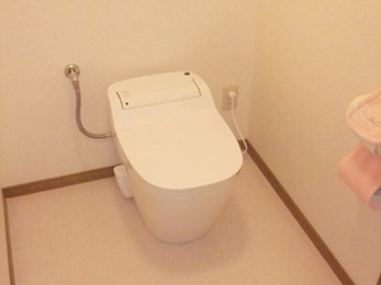 便座の座り心地は各メーカーによって、様々です。 今回、実際に体感頂きました。