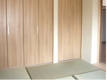 押入れをクローゼットに替え、スッキリとした明るい和室にリフォームしました。