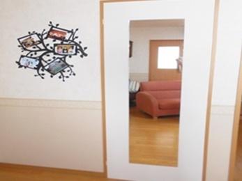 扉を壁と棚にリフォームしました。